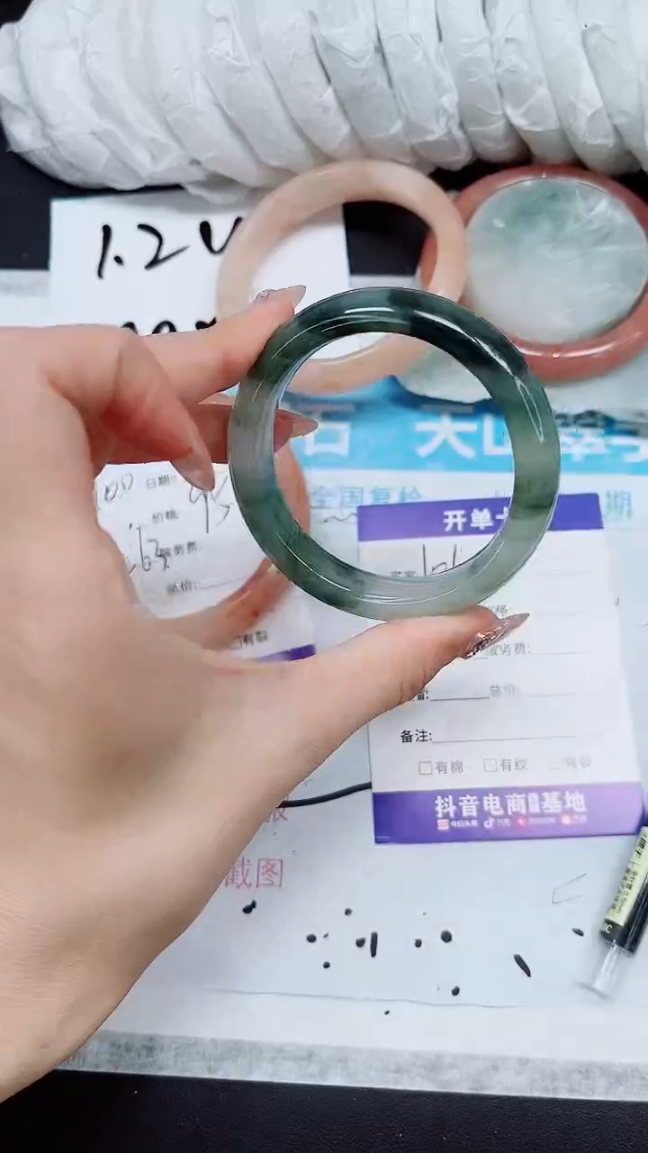 【闪购商品】石英质玉手镯未镶嵌A101-54/55