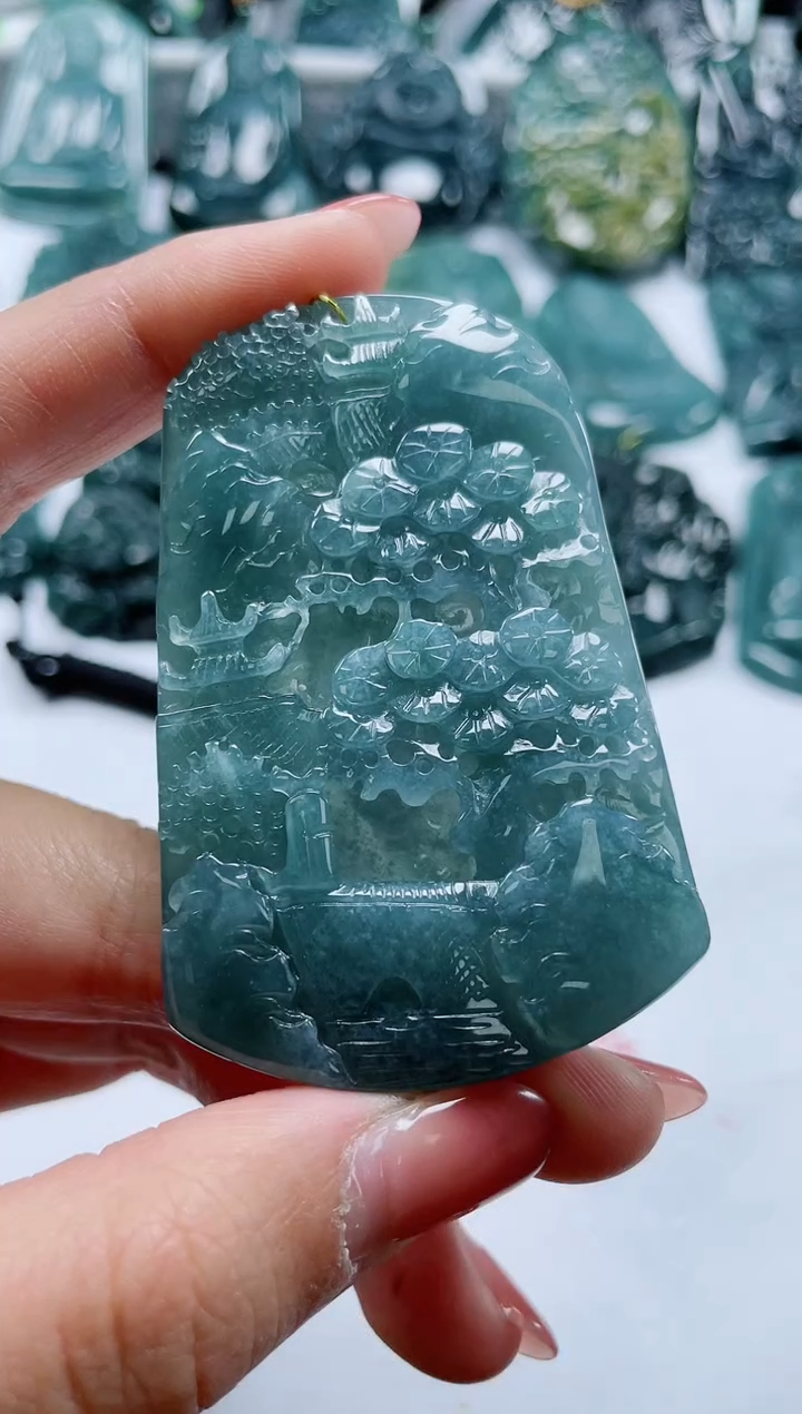 【闪购商品】翡翠颈饰未镶嵌           