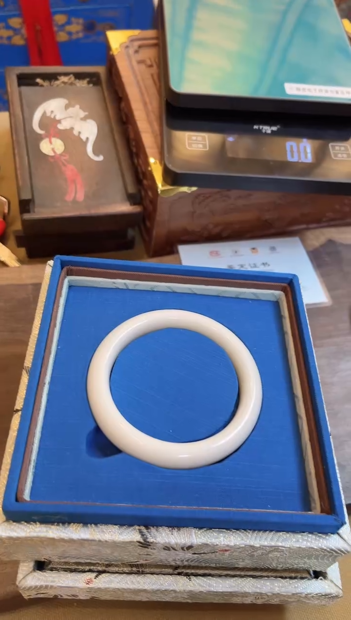 【闪购商品】和田玉手镯未镶嵌和田玉手镯G061