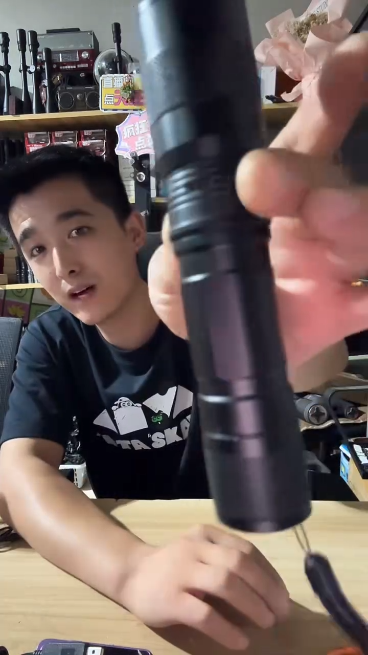 开播合金手电安卓口带电池