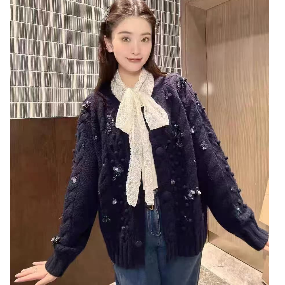 【蝴蝶结亮片】2025冬款时尚百搭重工钉珠蝴蝶结蕾丝领毛衣.D2247