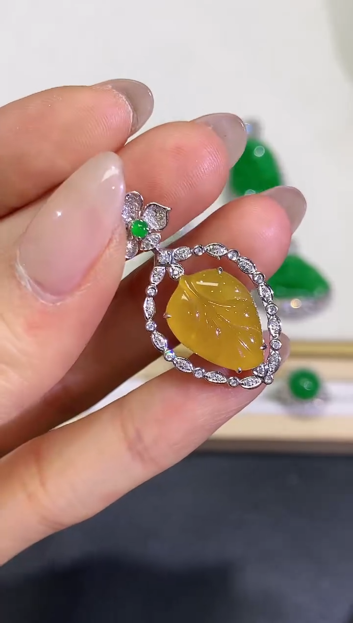 【闪购商品】翡翠颈饰18K金镶嵌团购36