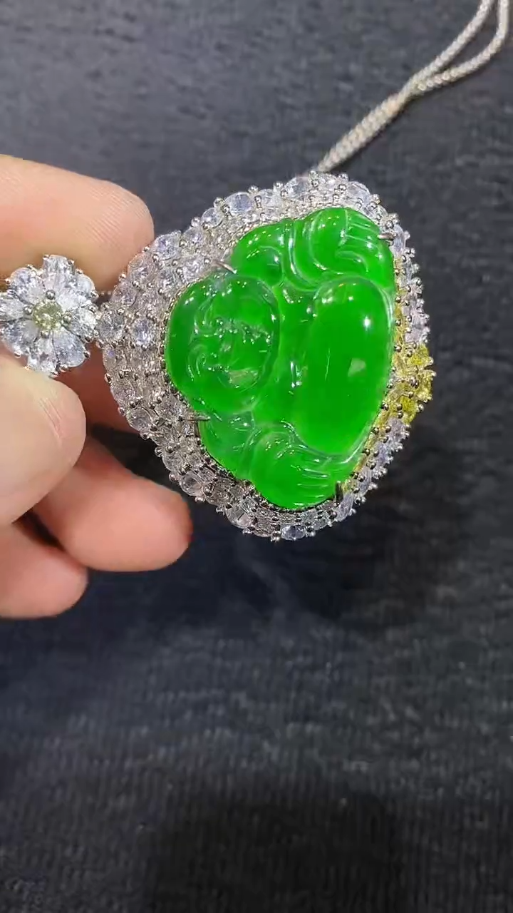 翡翠未镶嵌吊坠(不含链)多样性发货不含链其一