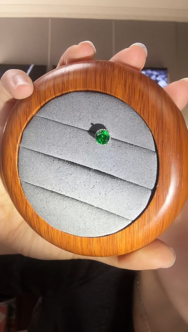 主播定制链接 绿色耳钉一对