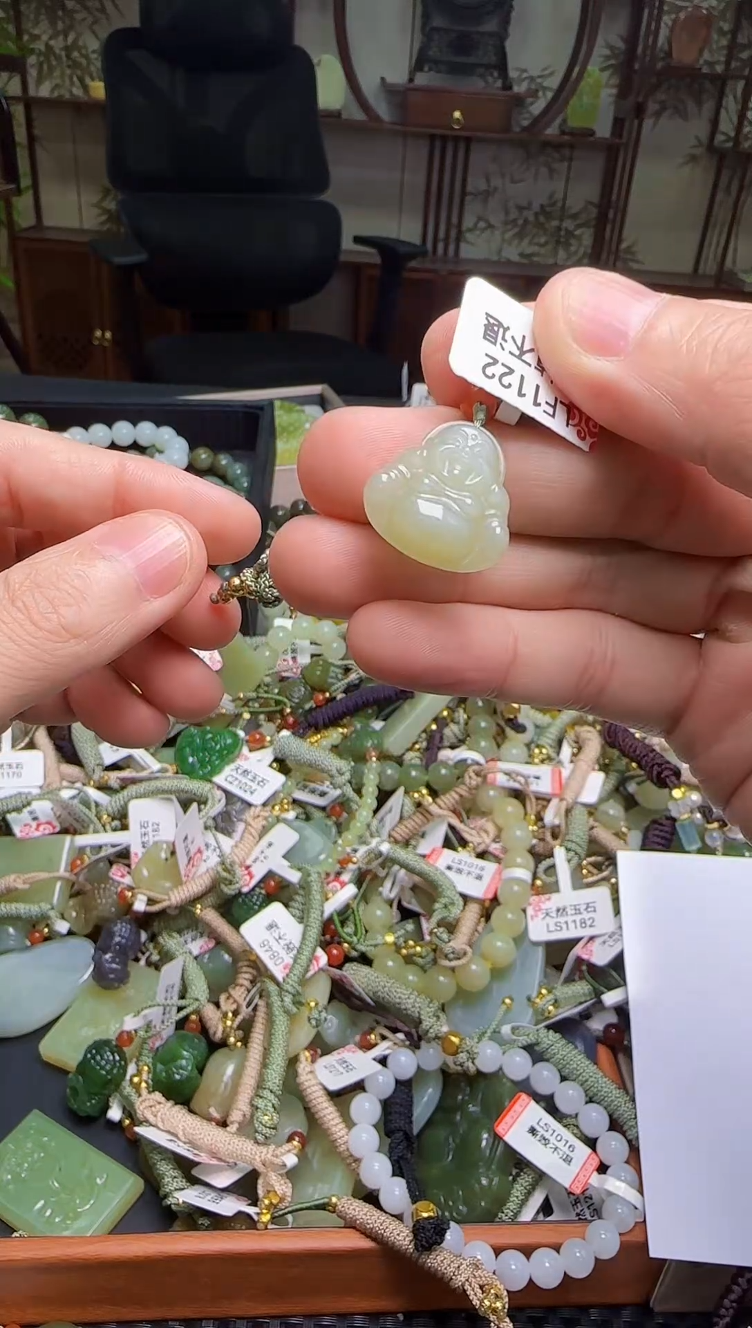 颈饰未镶嵌和田玉1