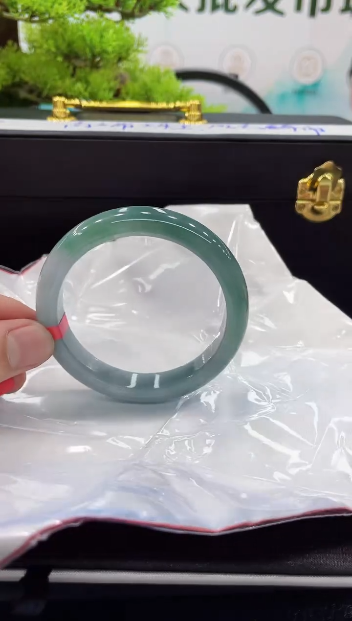 【闪购商品】翡翠手镯未镶嵌手镯