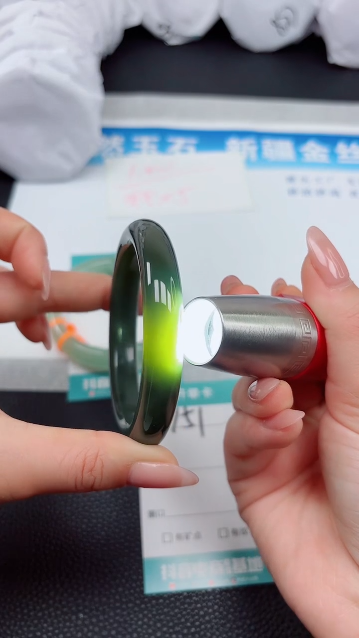 【闪购商品】和田玉手镯未镶嵌A151