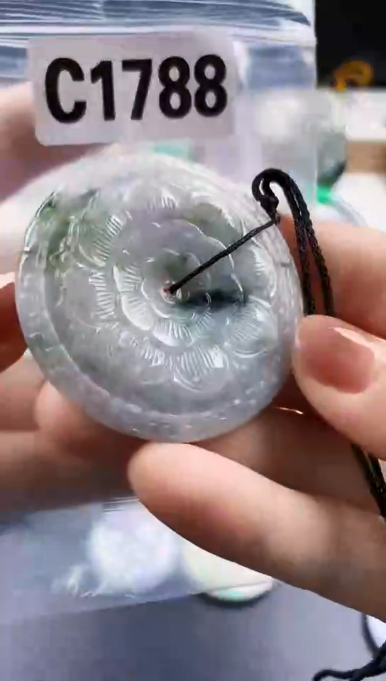 颈饰未镶嵌翡翠天然翡翠吊坠挂件