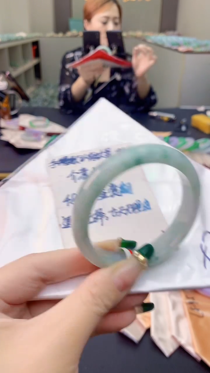 翡翠手镯未镶嵌0567035173