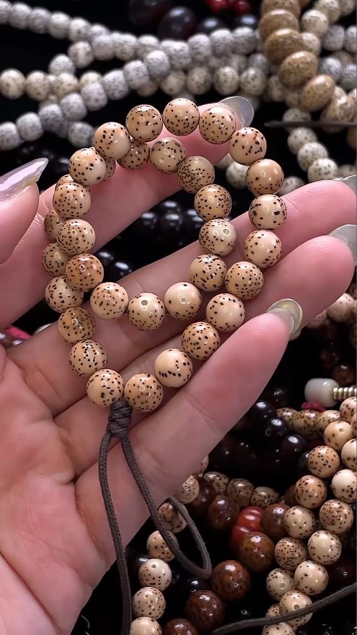 吊坠星月菩提精选级粉皮圆珠8手持