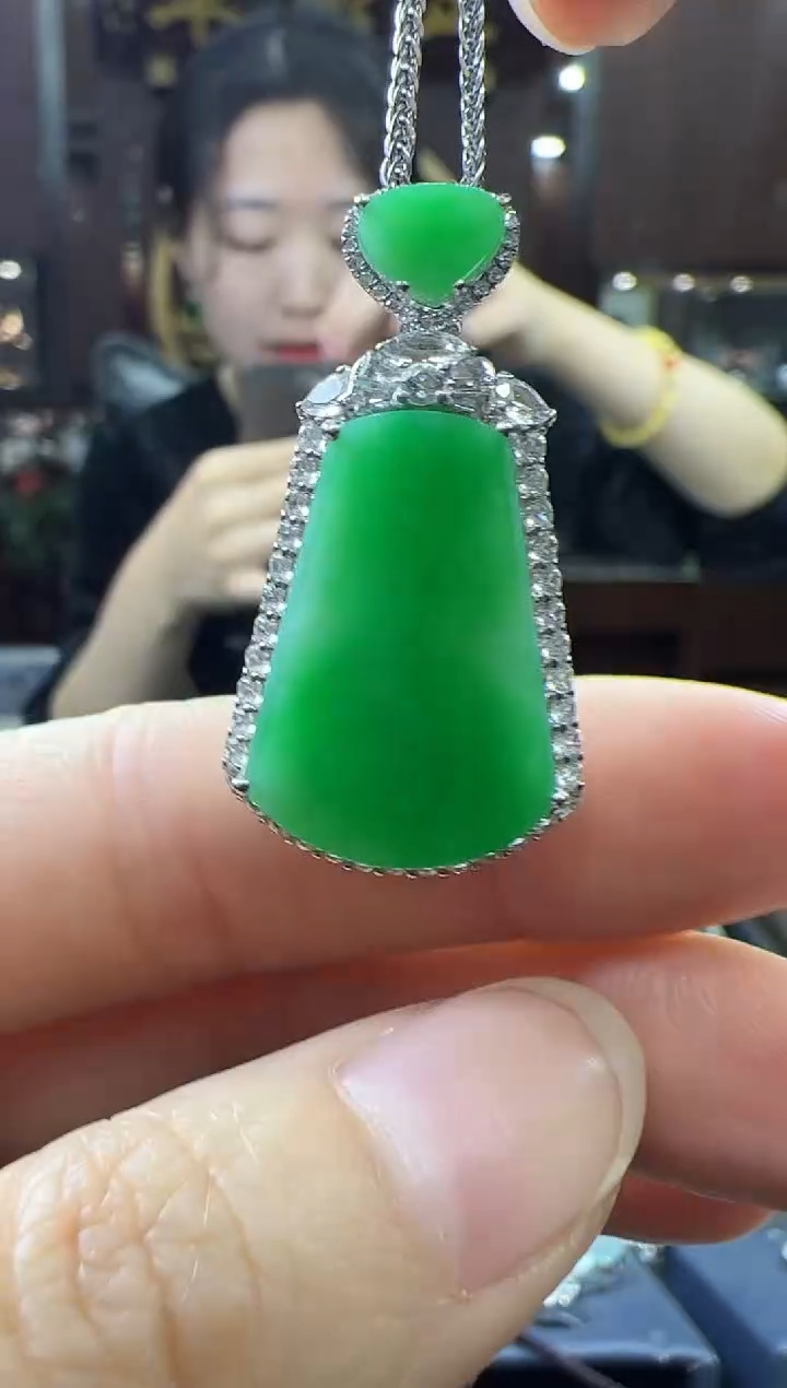 【闪购商品】翡翠挂件18K金镶嵌无事牌