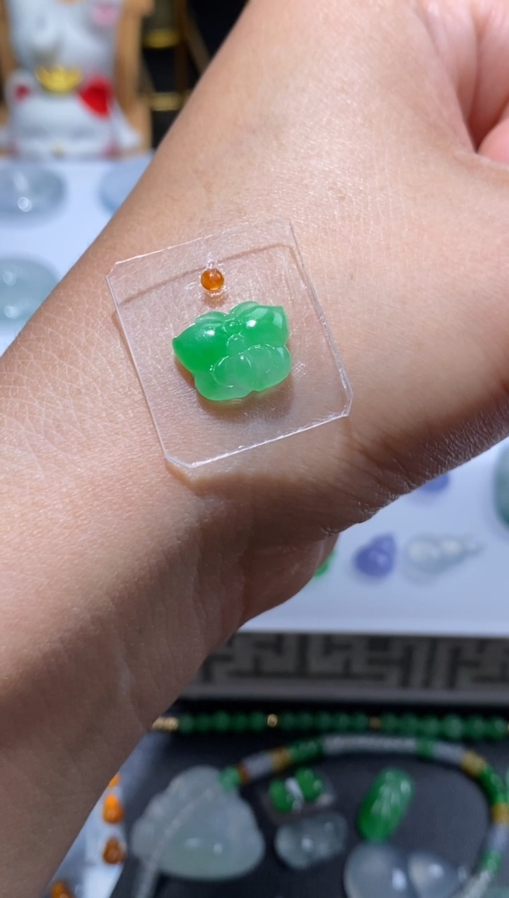 未镶嵌定制翡翠蝴蝶