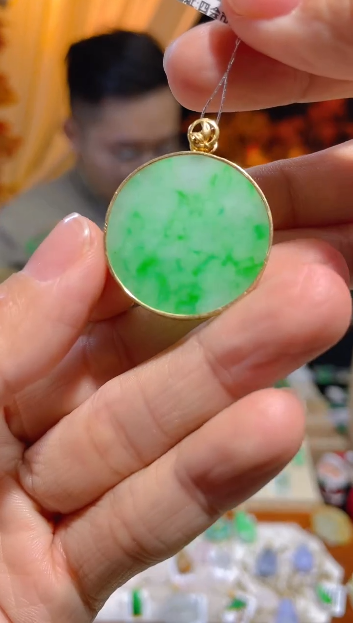 【闪购商品】翡翠颈饰18K金镶嵌假一赔三