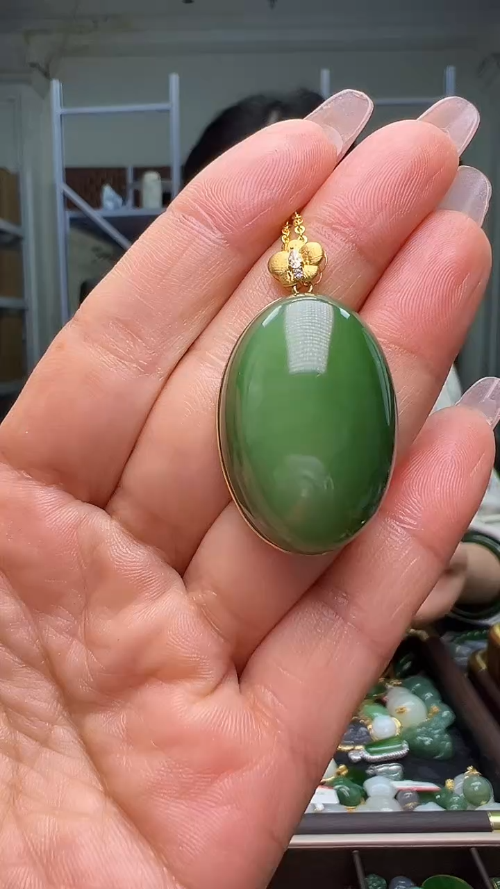 颈饰18K金镶嵌和田玉（多样性发货.发其一)12.31.49