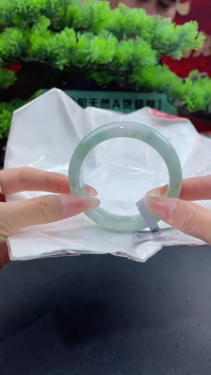 【闪购商品】翡翠手镯未镶嵌18翡翠手镯