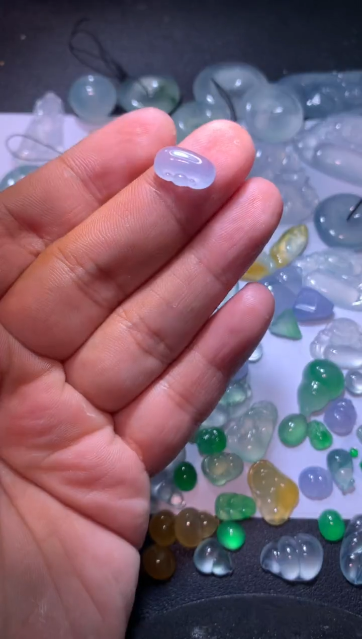 【闪购商品】翡翠颈饰未镶嵌如意