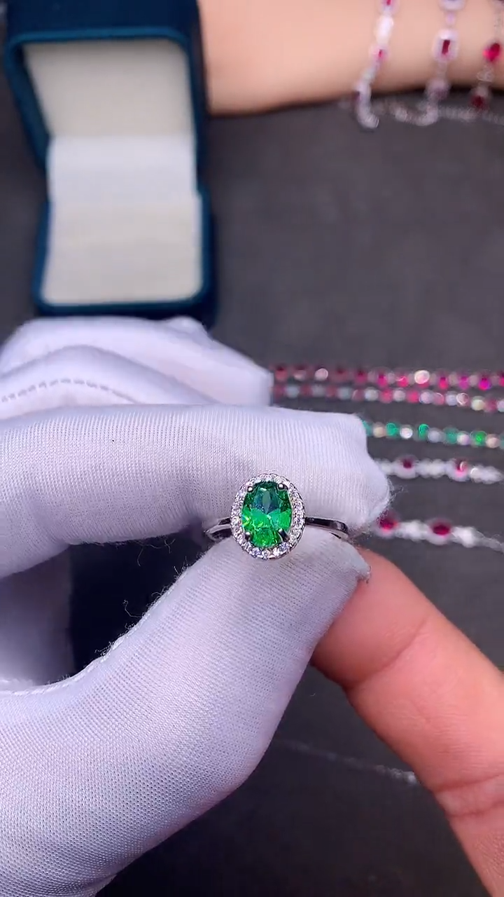 【闪购商品】石榴石（沙弗莱）戒指银S925镶嵌······