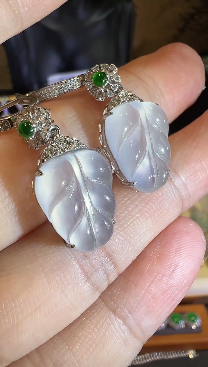 【闪购商品】翡翠耳饰18K金镶嵌玻璃种不封底树叶