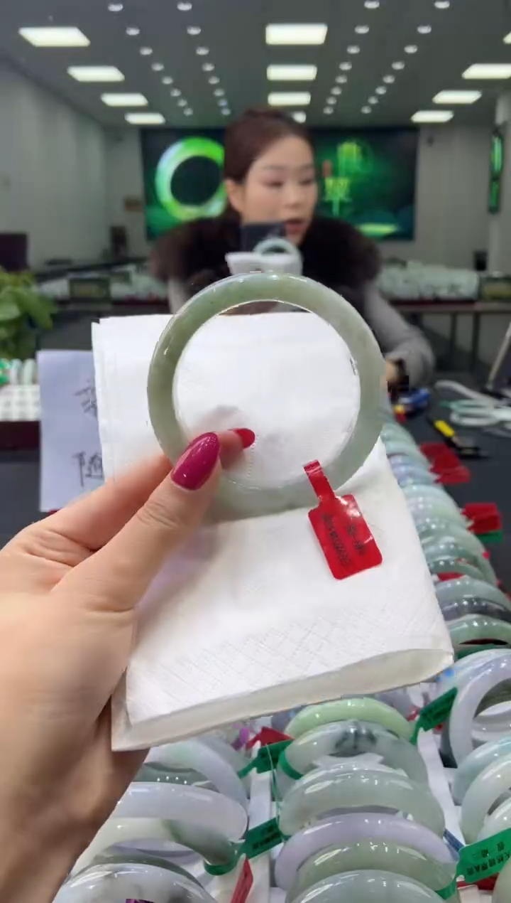 未镶嵌手镯翡翠0043043