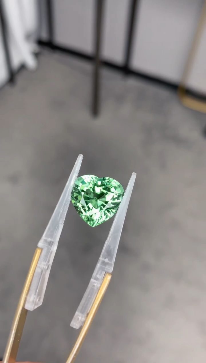 【闪购商品】碧玺裸石未镶嵌7.5ct 绿碧玺