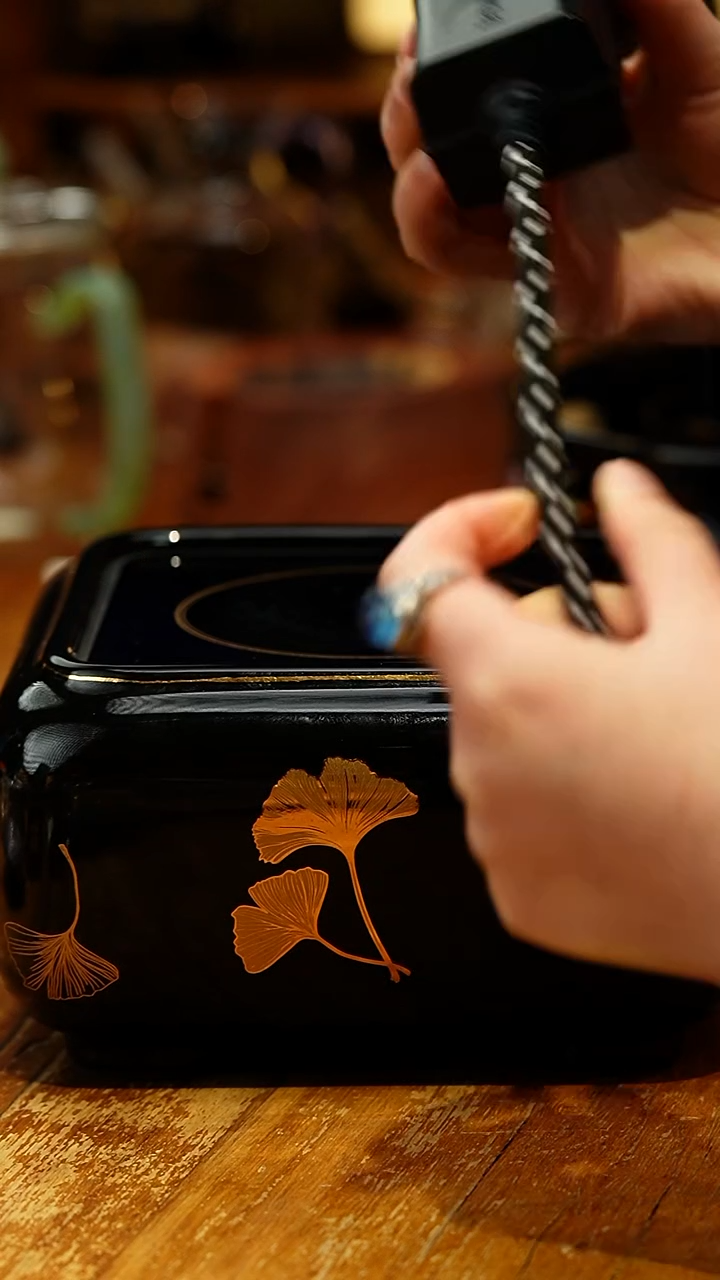 【闪购商品】莺歌烧/四方银杏黑底