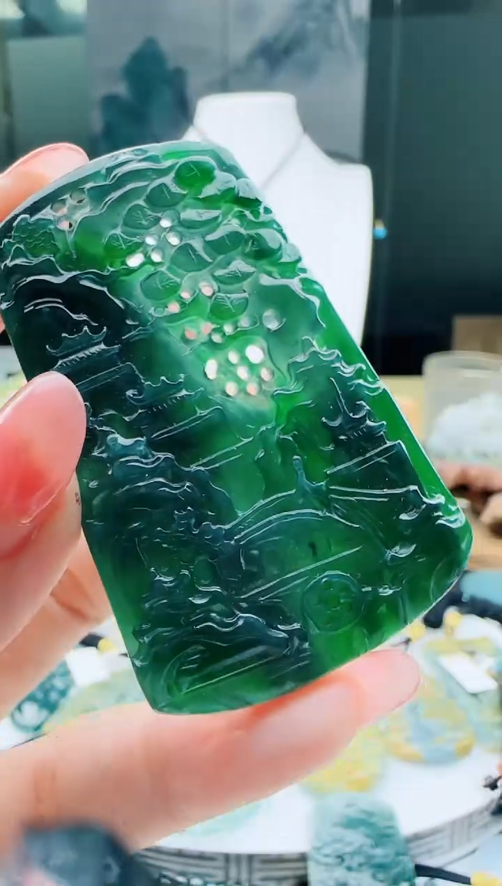 【闪购商品】翡翠颈饰未镶嵌11111111