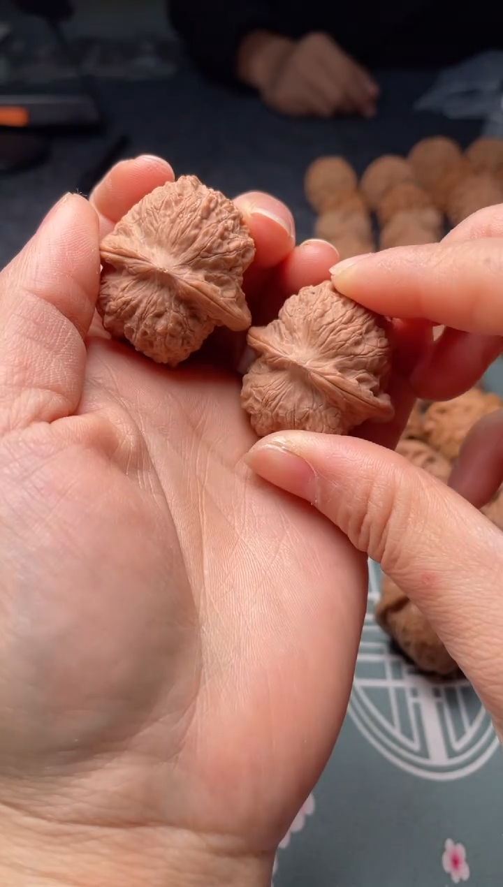 把件文玩核桃w218  血麒麟  35尺