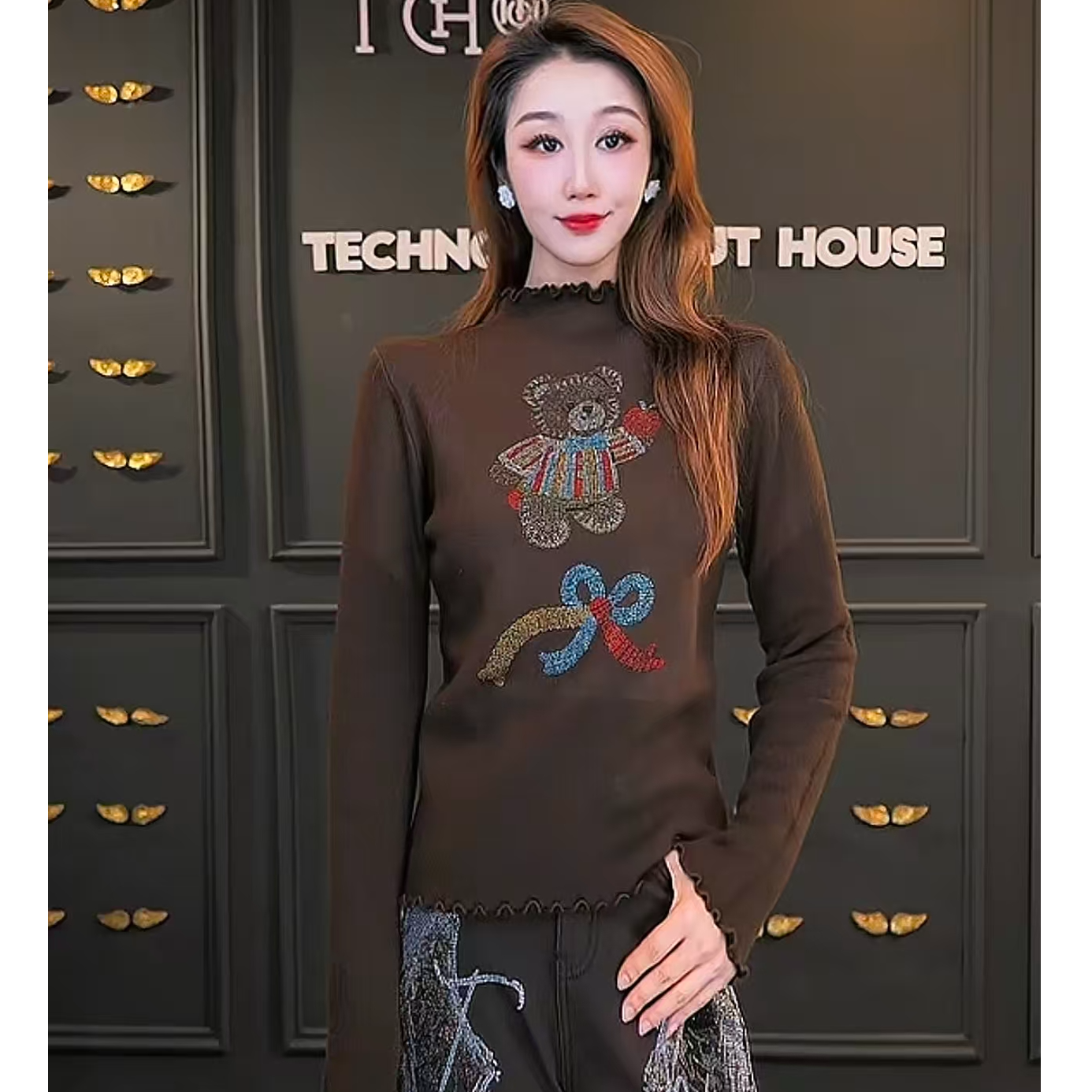 TCH【时尚气质】冬款时尚烫钻咖色休闲风女装针织衫T75D09E5043