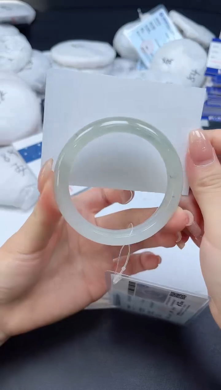 未镶嵌手镯石英质玉0136-5253