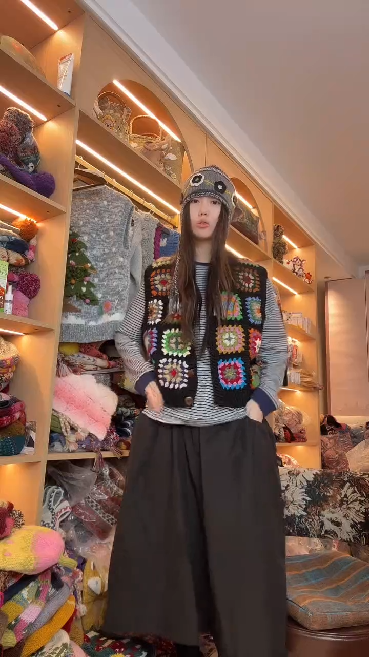 羊毛黑色钩织马甲