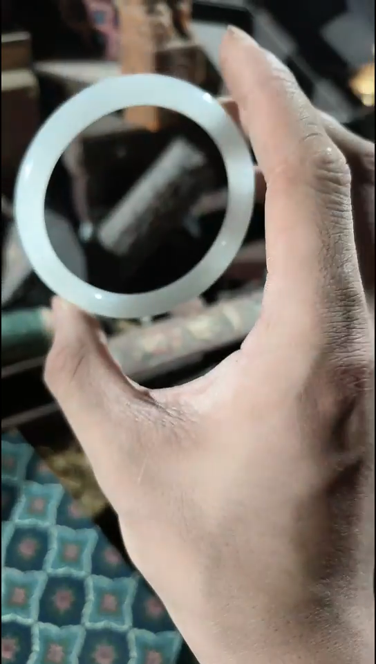 香榧木（1个白色镯子）