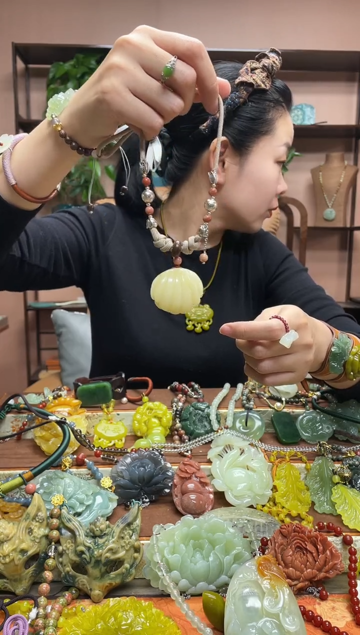 未镶嵌岫玉吊坠·