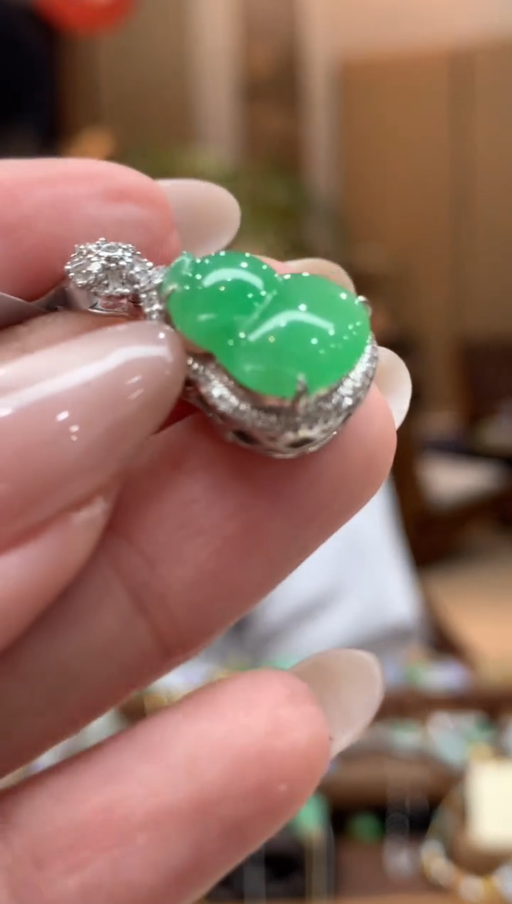 吊坠(不含链)18K金镶嵌翡翠葫芦