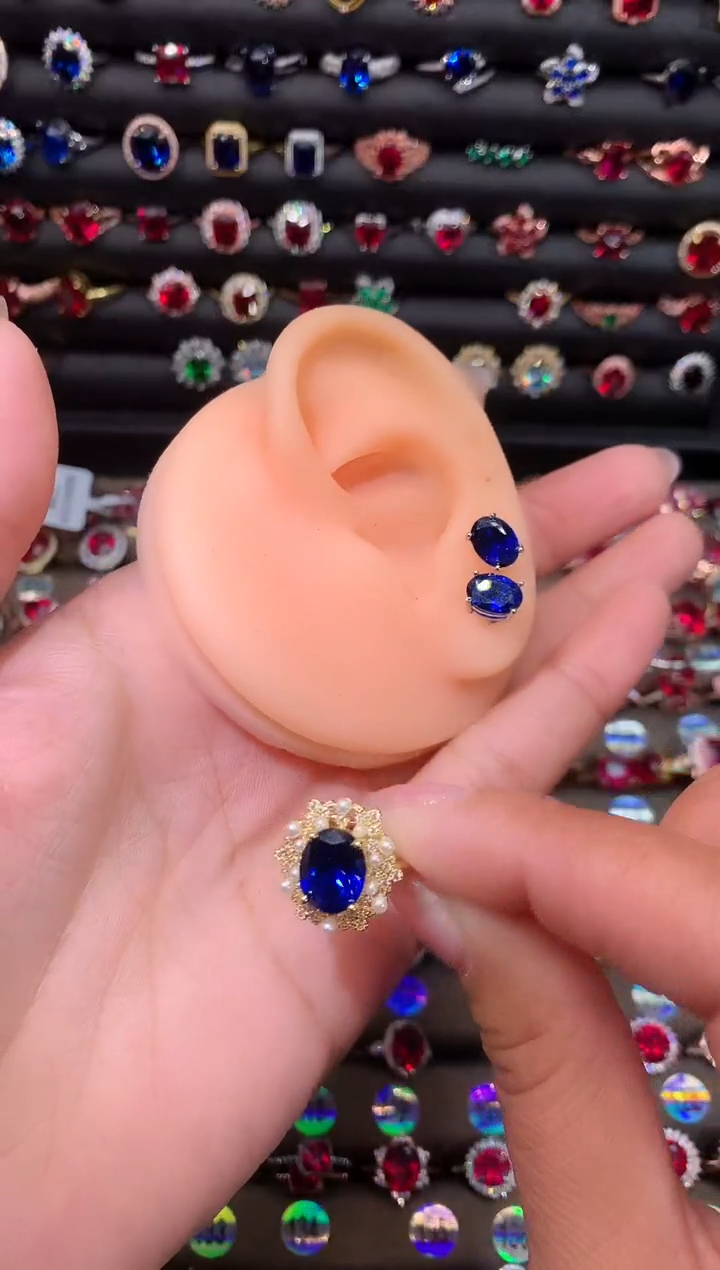 【闪购商品】蓝宝石耳饰银S925镶嵌68