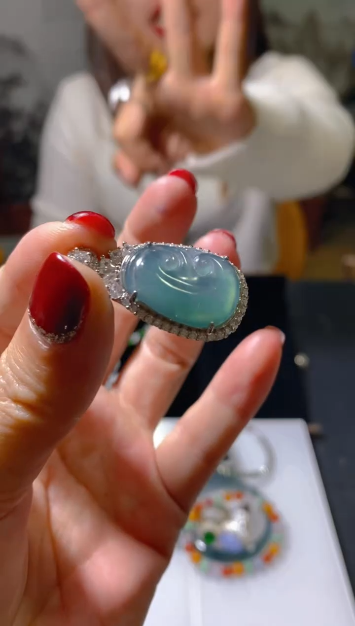 吊坠(赠链)未镶嵌翡翠天然a货翡翠 多样性发货 假一罚四