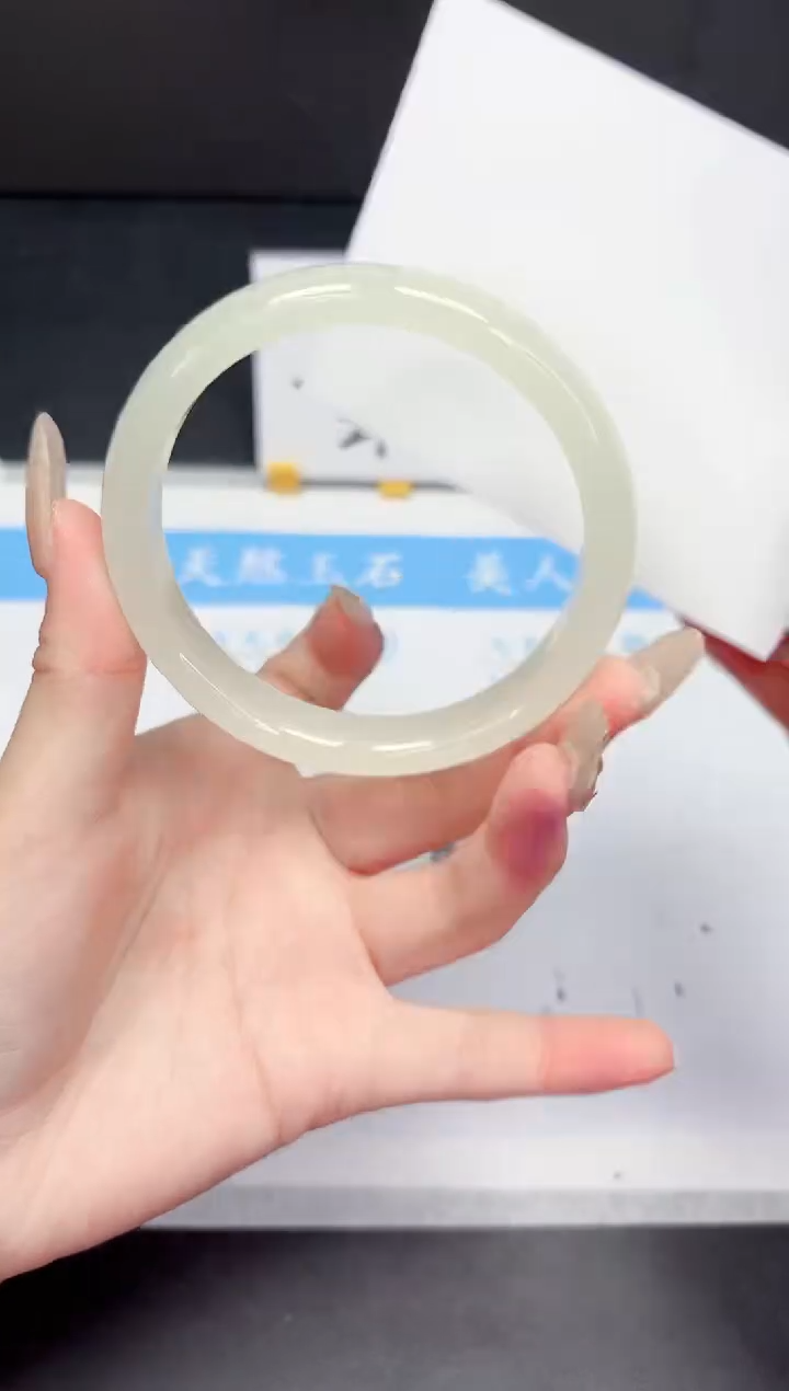 【闪购商品】石英质玉手镯未镶嵌157-63