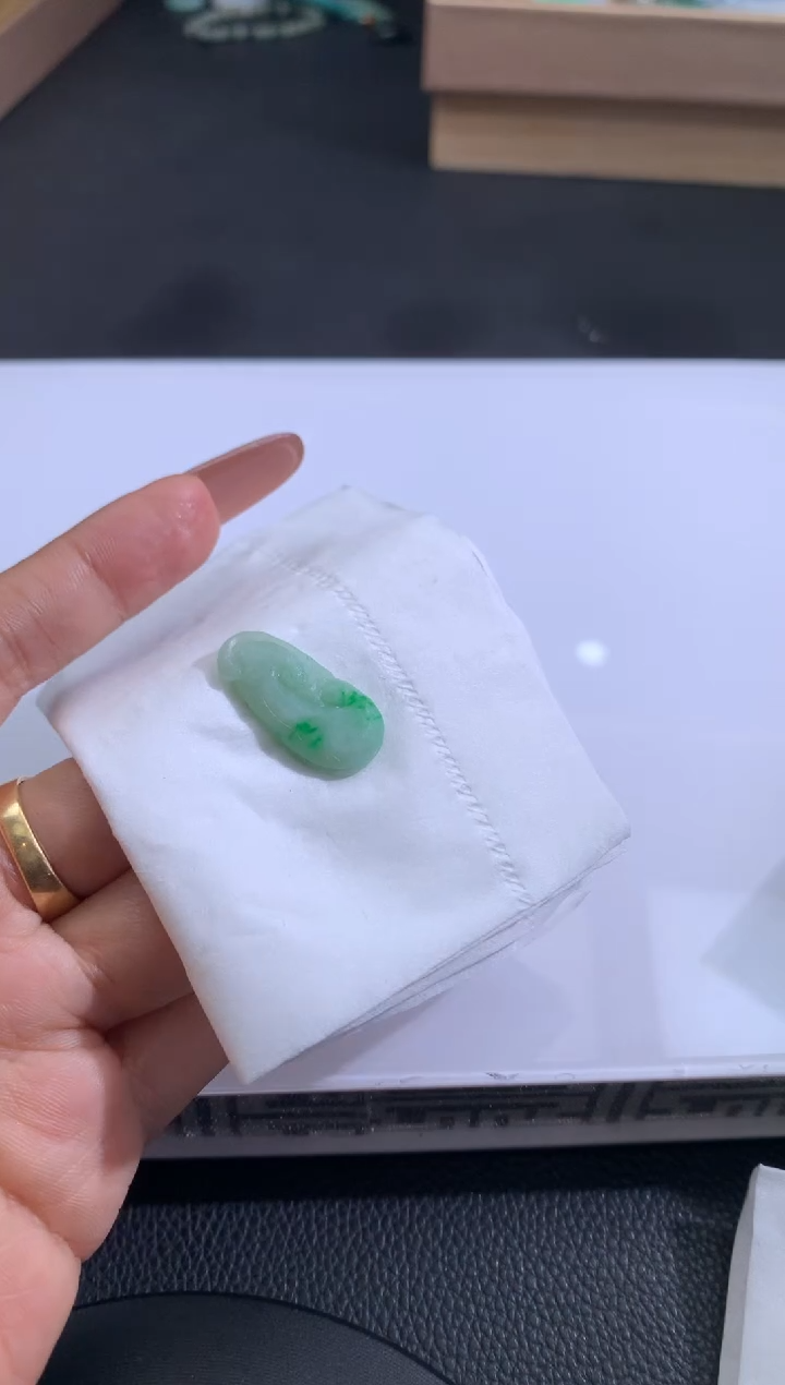 【闪购商品】定制翡翠未镶嵌翡翠