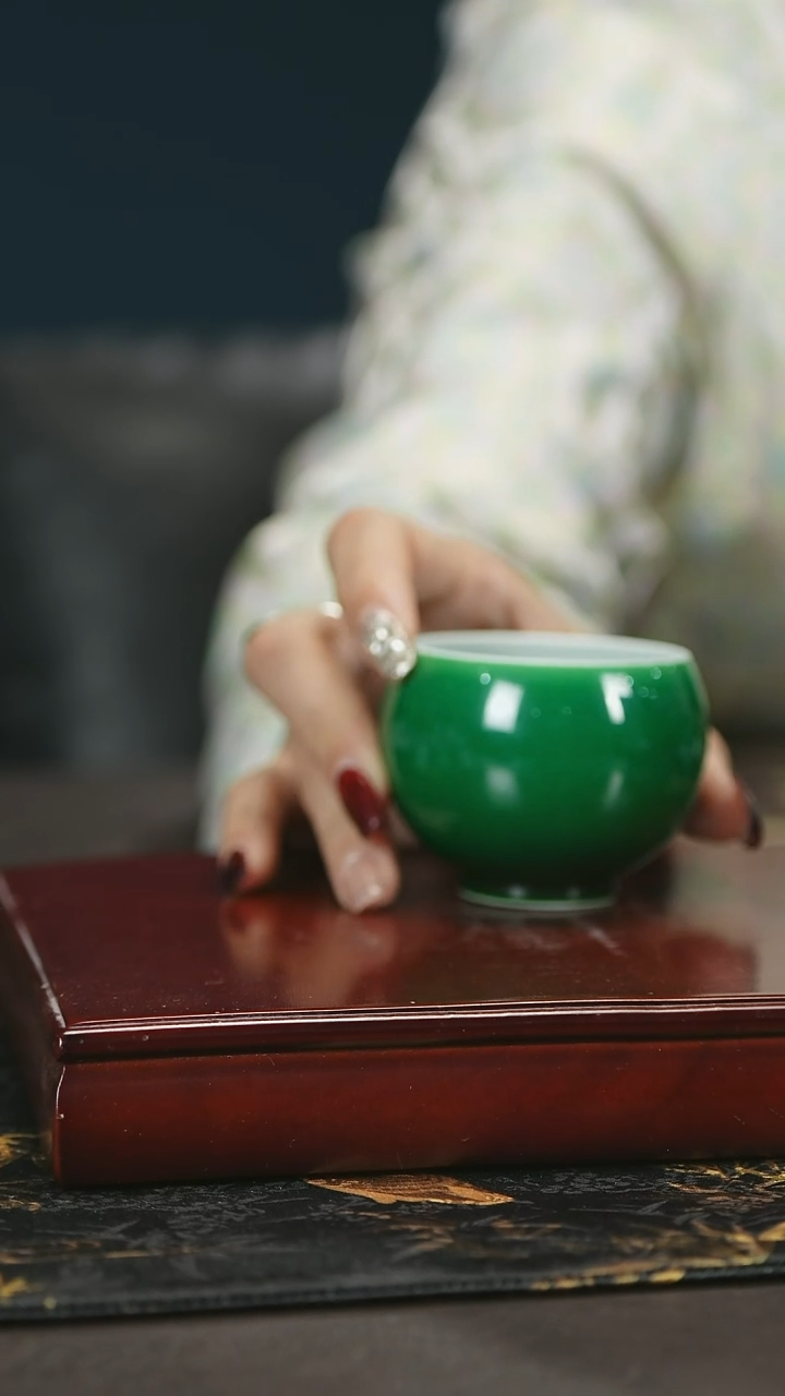 【闪购商品】瓷堂里郎窑绿罗汉杯子