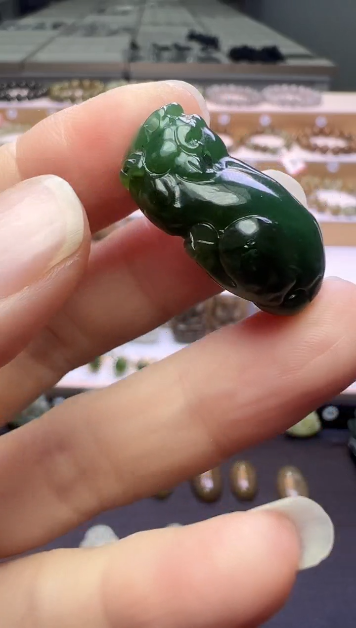 颈饰未镶嵌和田玉119号链接有包容