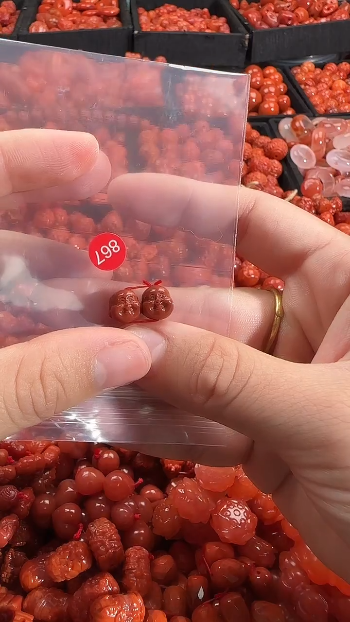 颈饰未镶嵌南红玛瑙1