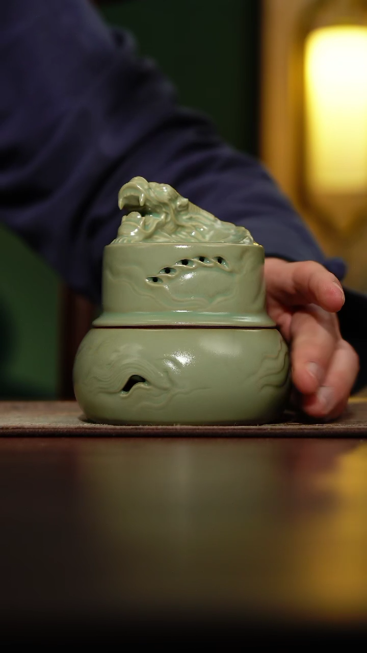 【闪购商品】【览古雅韵】龙香炉