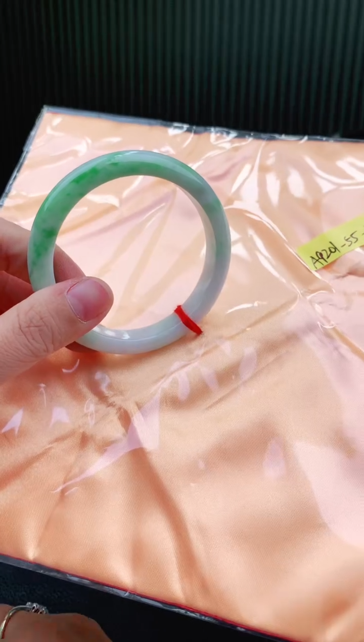 未镶嵌手镯翡翠55