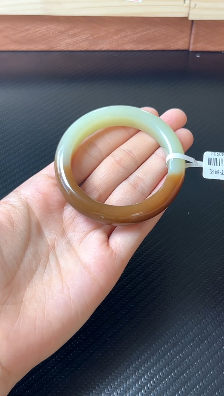 未镶嵌手镯和田玉?**?若羌微色差54M