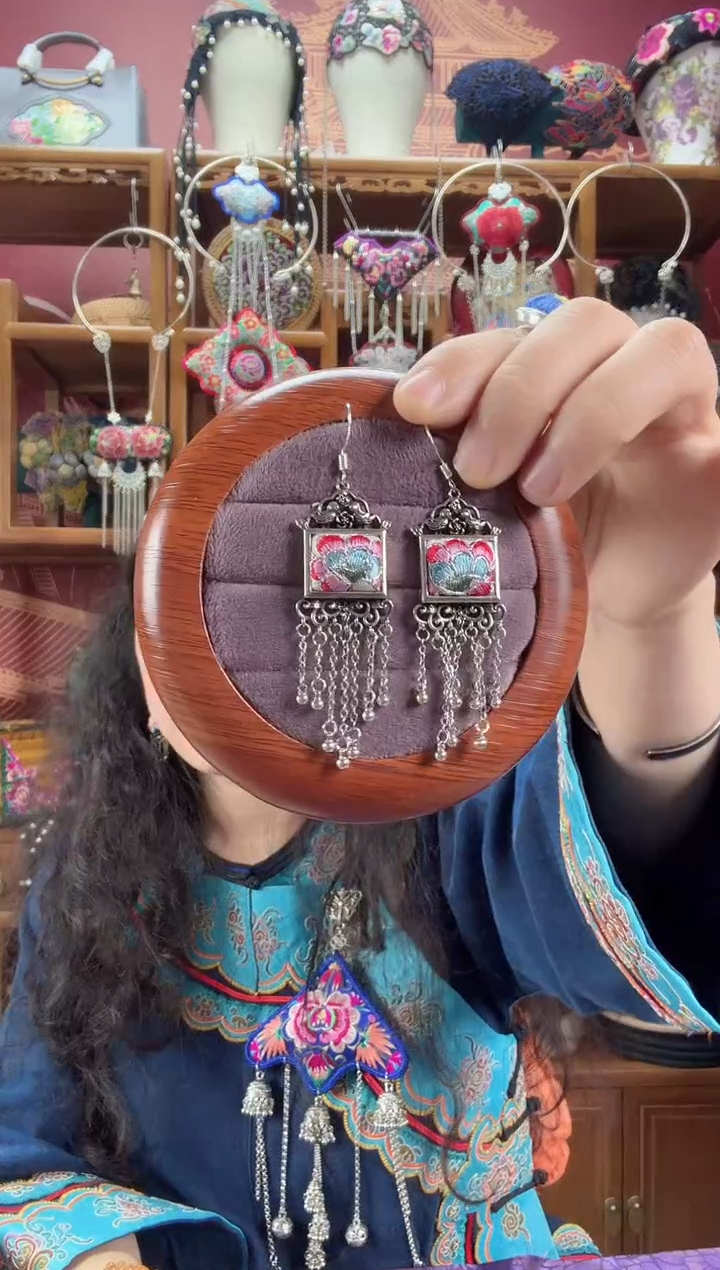 刺绣耳环94甜甜家