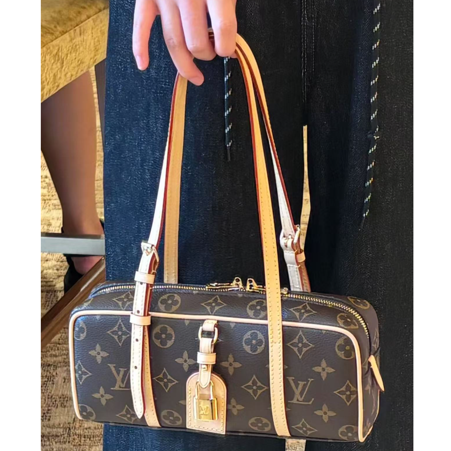 未使用 LouisVuitton/路易威登 花花HANG ON 26 单肩腋下包 PVC