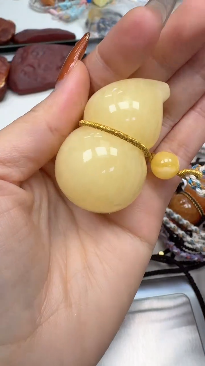 裸石琥珀未镶嵌如图