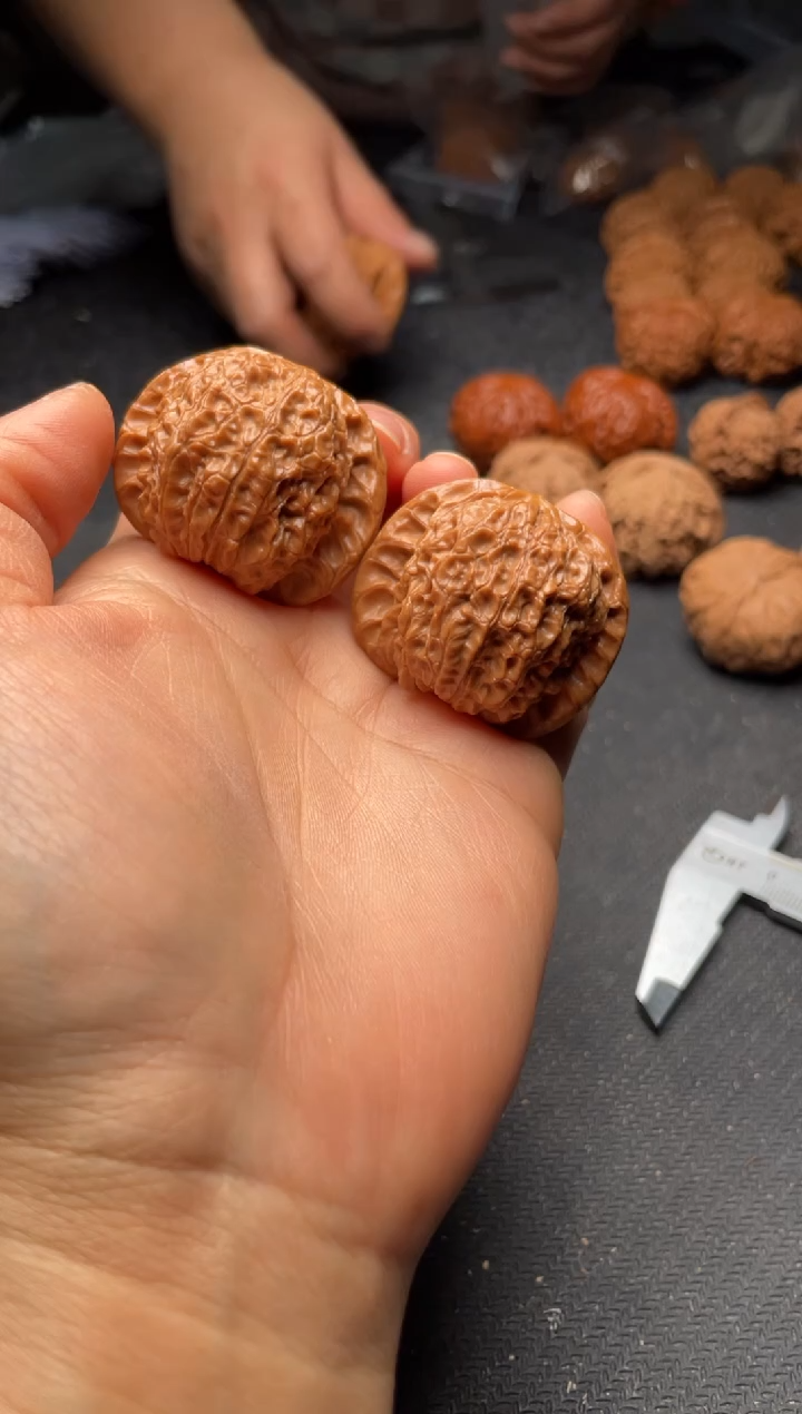 把件文玩核桃w58  血麒麟 39尺