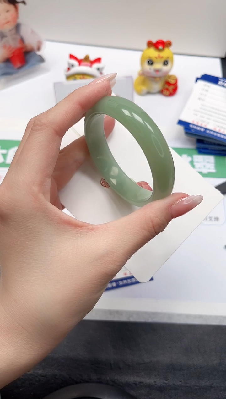 【闪购商品】石英质玉手镯未镶嵌96-56