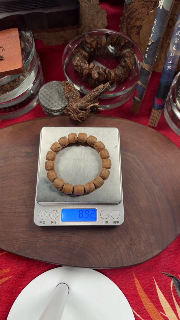 【闪购商品】沉香手串印尼马泥涝桶珠手串8.9g