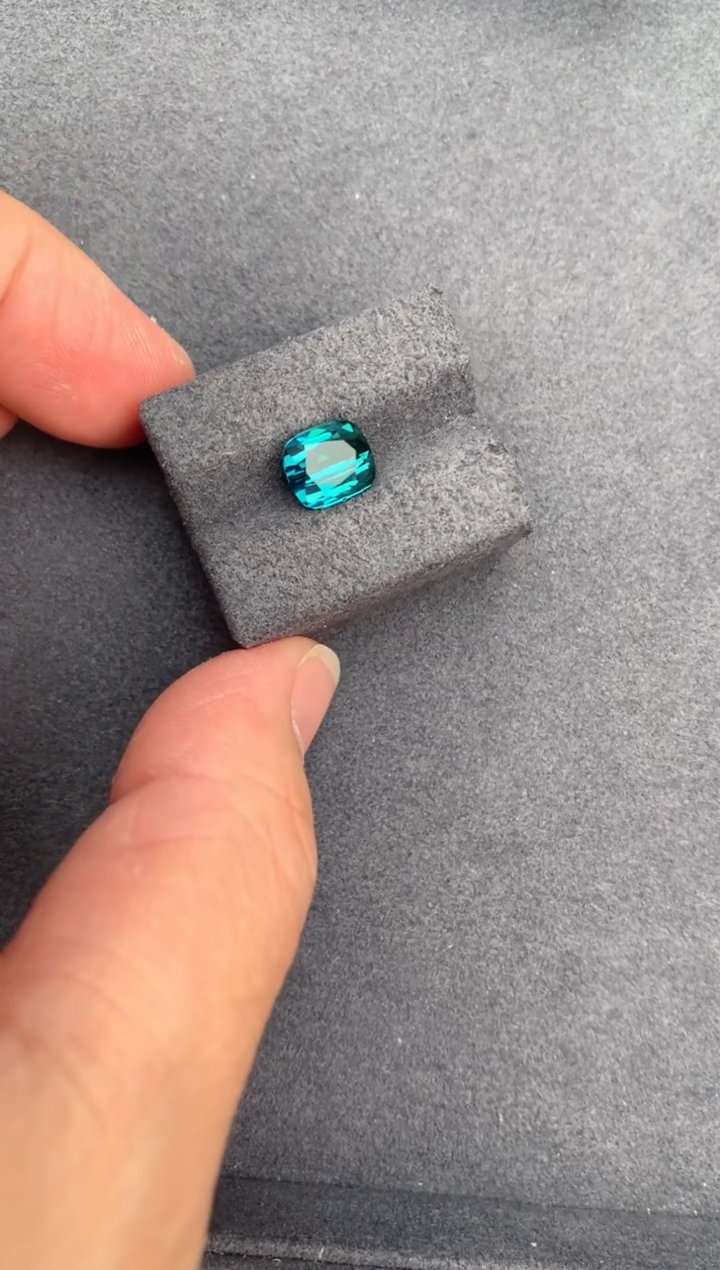 【闪购商品】碧玺裸石未镶嵌2.4ctindigo碧玺